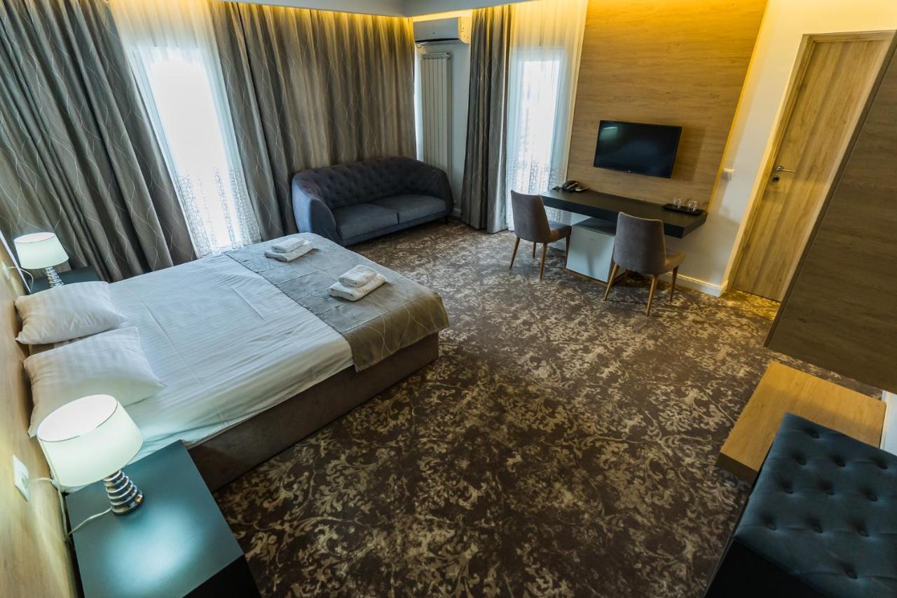Solay Hotel Oradea Buitenkant foto