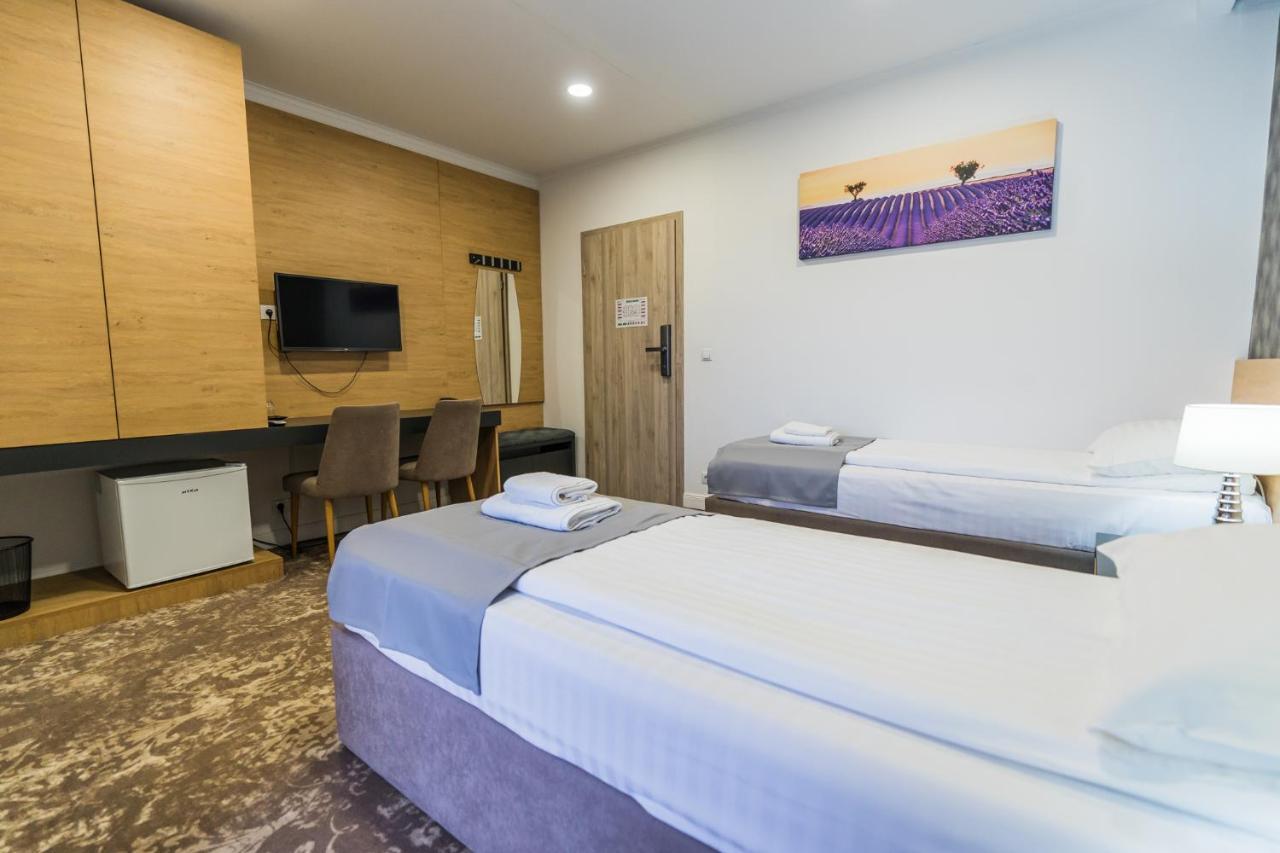Solay Hotel Oradea Buitenkant foto