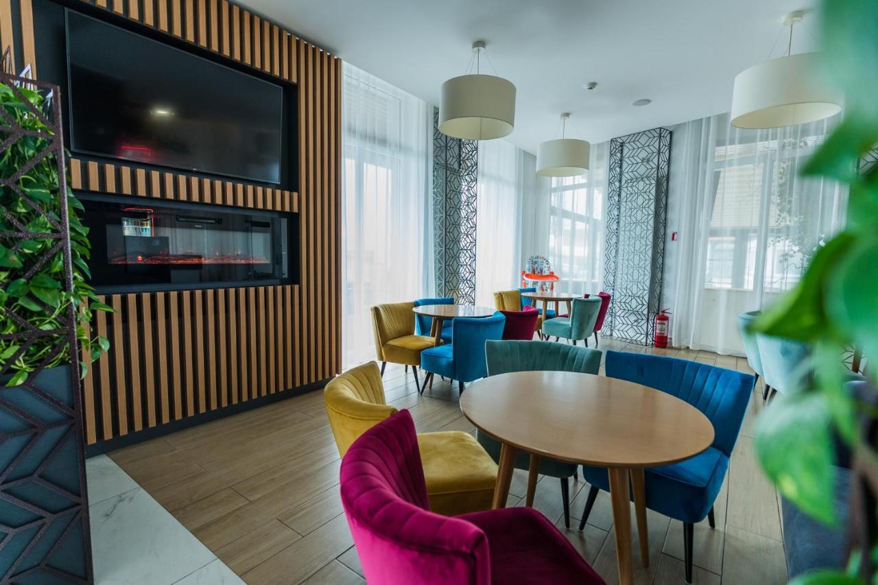 Solay Hotel Oradea Buitenkant foto