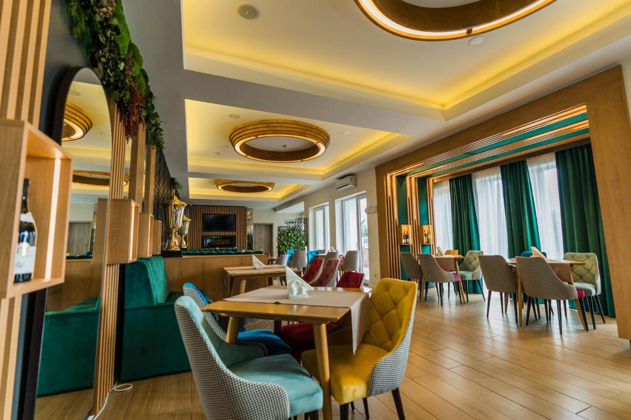 Solay Hotel Oradea Buitenkant foto