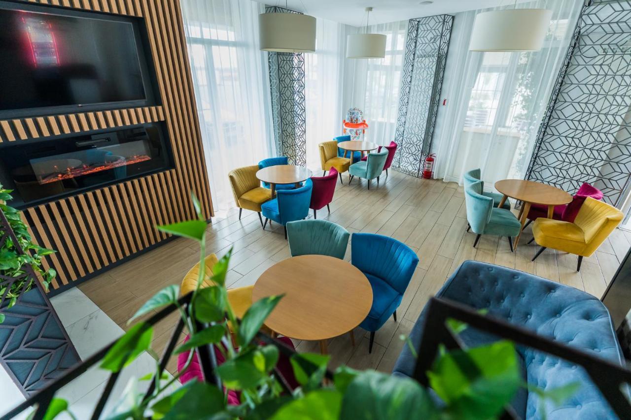 Solay Hotel Oradea Buitenkant foto